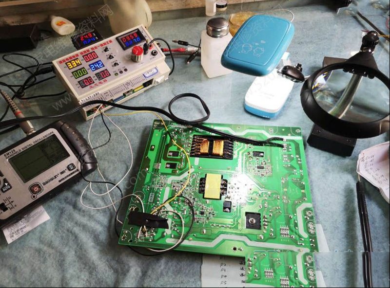 TCL D55A571U液晶电视不定时自动关机的检修思路
