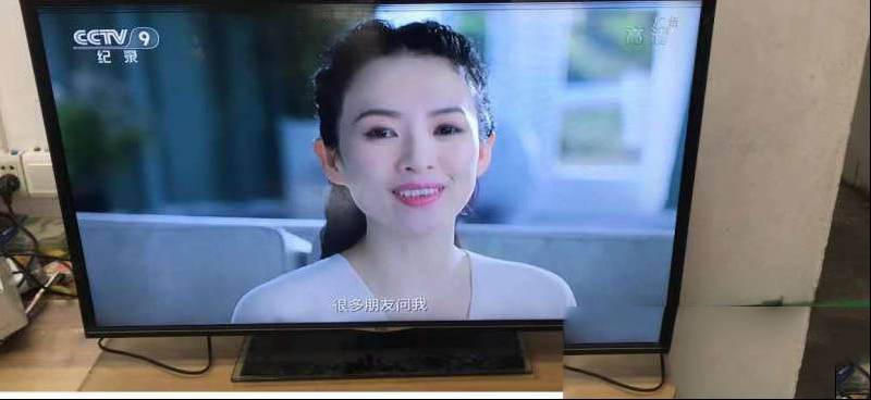 TCL D39E161液晶电视开机顶部图像一根白线的维修