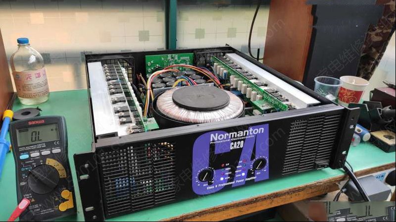 Normanton牌CA20型H类专业功放开机不通电的检修思路