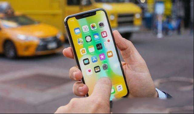 为什么手机屏幕幕幕越做越大？人们更愿意在大屏上花时间