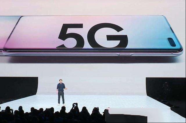 首款5G手机开卖，苹果销量暴增310%，小米性能排第一