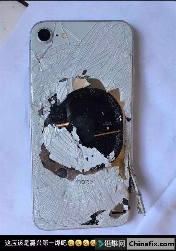 不止是鼓包，国内现首例iPhone8冒烟碎裂！背后疑点重重
