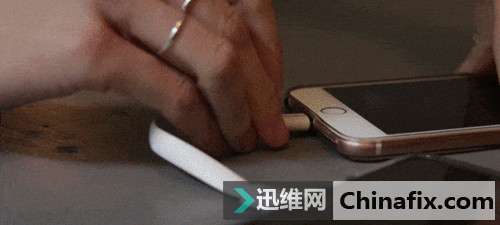 有了它，你就不用再担心iPhone电量不够用了
