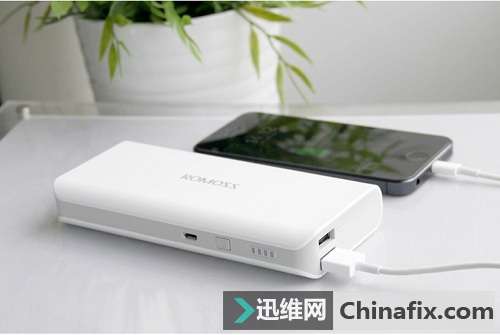 难以想象：你居然还敢这样为手机充电！