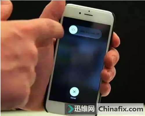 手机进水如何维修？必学手机急救法！