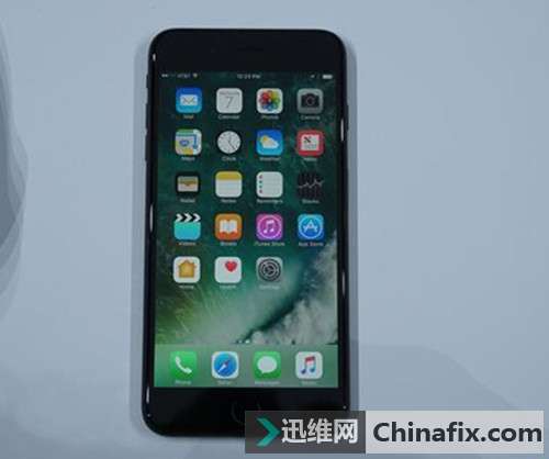 iphone 7虽然创新不足，但这几点还是会引领整个行业
