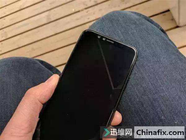 手把手教你如何组装iPhone8！好奇不？