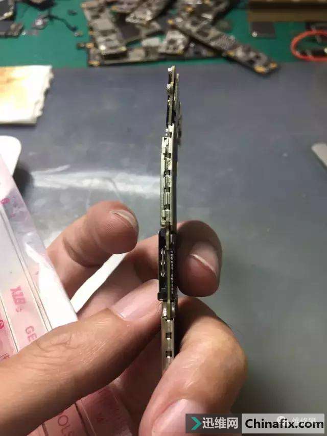 今天想来说一下iPhone严重摔机，泡水受潮，到底还有没有救？