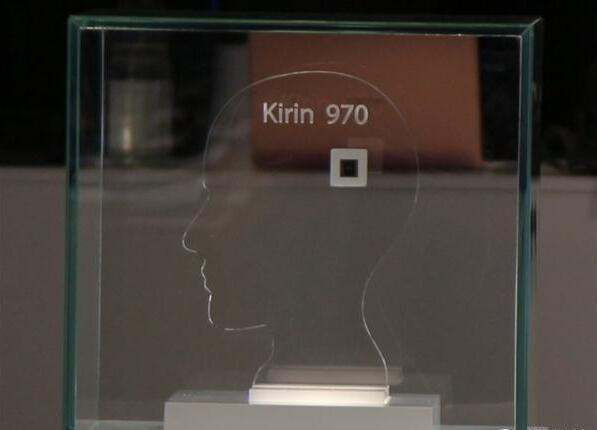 华为Mate10正面全屏：也砍掉指纹用3D面部识别！