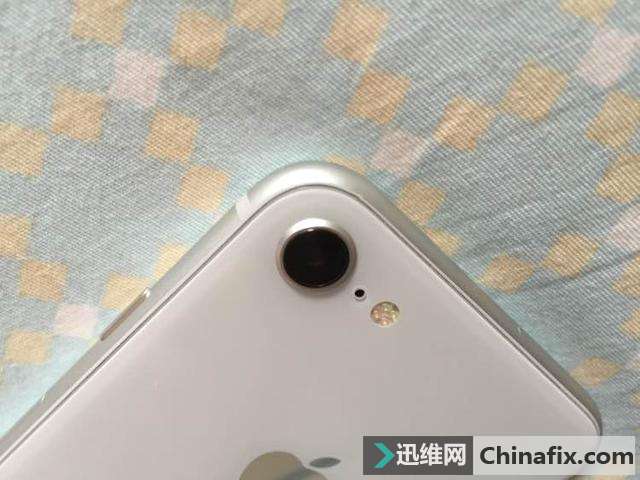iPhone 8的边框能插纸？先别买，看看这些真机图再决定！