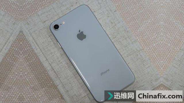 iPhone8拆解后，看到内部让果粉气愤，你还会买吗？