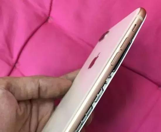 尴尬了！iPhone 8 Plus也发生爆裂：电池被指与三星Note7同厂