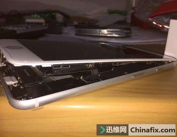 电池膨胀 or 电池爆炸？差别在哪里？iPhone8到底如何维修？
