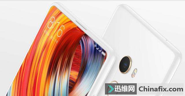 小米6陶瓷后盖有多硬？网友直播测验，这下大力出奇迹了！