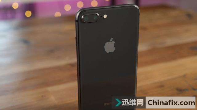 苹果iOS 11：无电源按钮的情况如何关闭iPhone