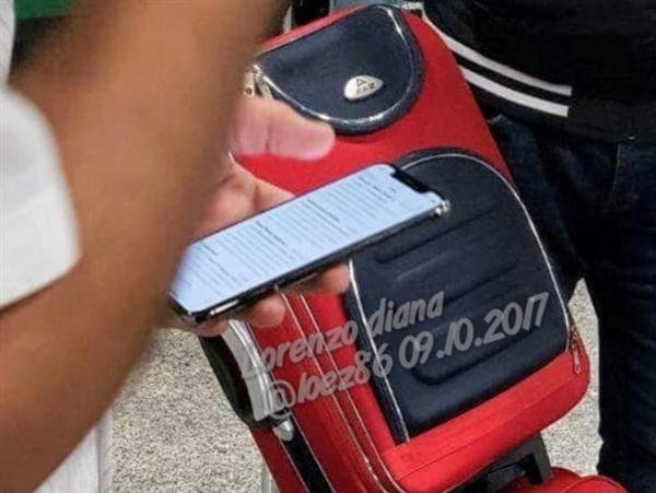 销魂！iPhone X真机偷跑激活：看完放心了