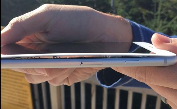 iPhone8电池鼓包事件十连爆！苹果你考虑召回了吗？