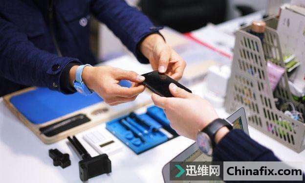 路边手机维修店的五句“黑话”，你看懂了吗？