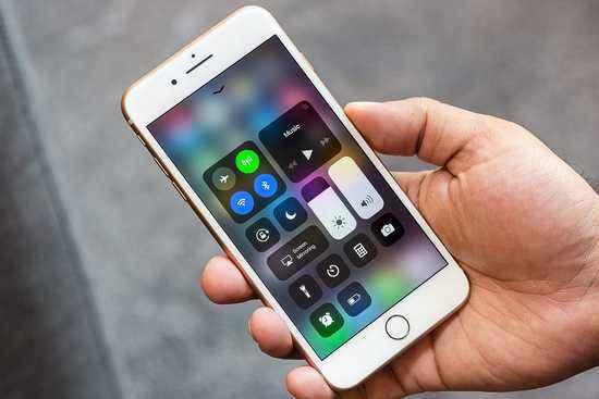 苹果iOS 11.0.3谨慎升级，有用户发现重大bug