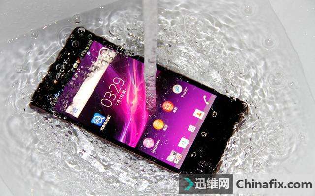 手机进水用吹风机吹是正确的吗？怎样处理才对呢！