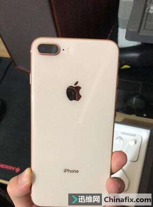 苹果手机花屏如何维修？iPhone进水花屏的怎么修理！