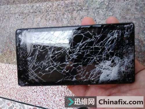 红米手机摔了后打电话时黑屏的是如何维修？