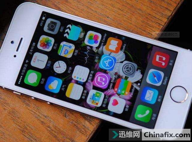 iPhone 6splus手机进水插卡发烫无服务如何维修？