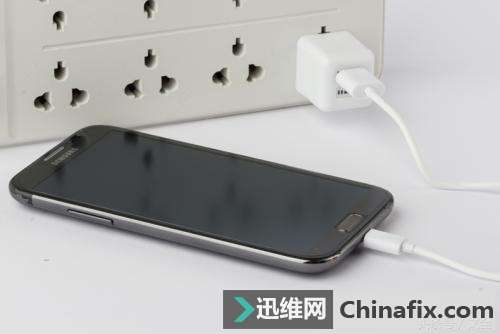 如何给手机充电？手机充电有讲究！