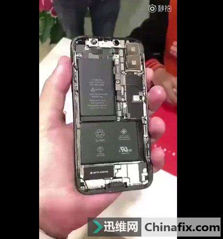 iPhone X拆解发现内部竟有两块电池！