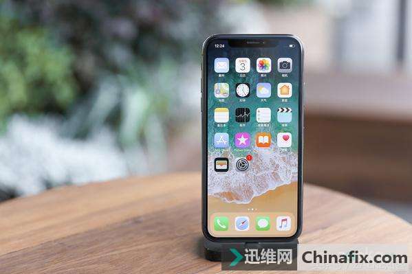 不止一个人觉得iPhone X屏幕“辣眼睛”