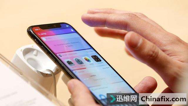 苹果紧急推送iOS 11.1.2：搞定iPhone X低温触控不管用