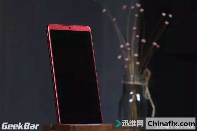 坚果 Pro 2拆解：漂亮的不像实力派