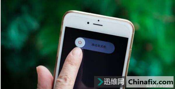 一年手机不关机不会坏，但会出现这些隐忧