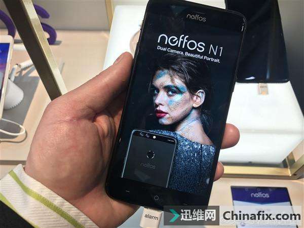 TP-Link路由器公司出了一款手机？信号超级强？