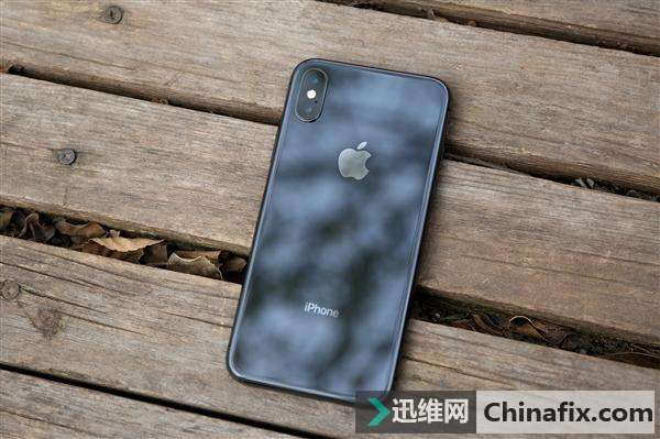 悬浮手势、内弯型曲面屏：苹果研究革命性新iPhone