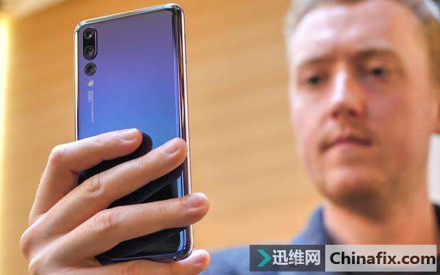 华为 P20 Pro拆解：3 颗「徕卡」认证的摄像头，居然都有光学防抖