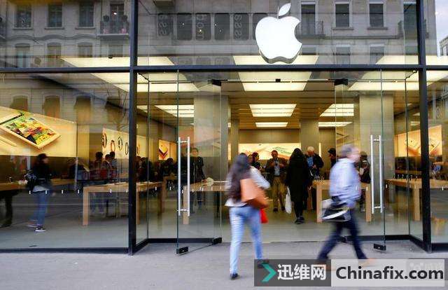 换iPhone手机电池工作量太大 苹果向外界求助