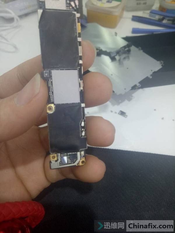 iPhone 6S手机无法开机检修思路