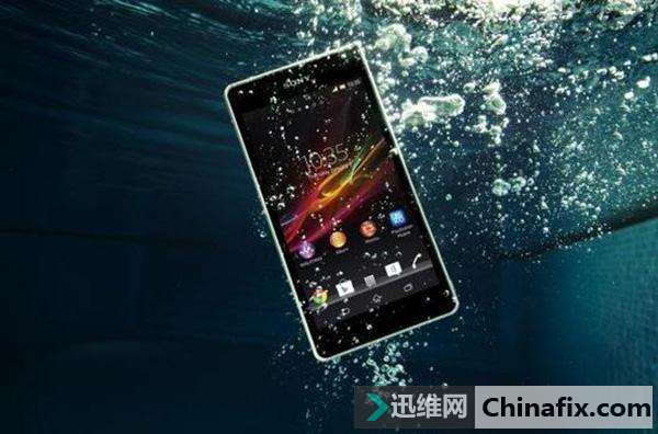 手机进水如何维修，巧用几物分分钟搞定！