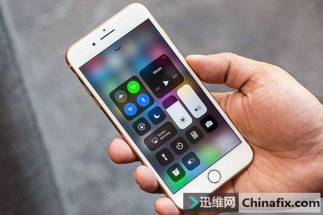 为什么系统越升级手机越卡，是厂商在背后搞鬼逼你换新手机吗？