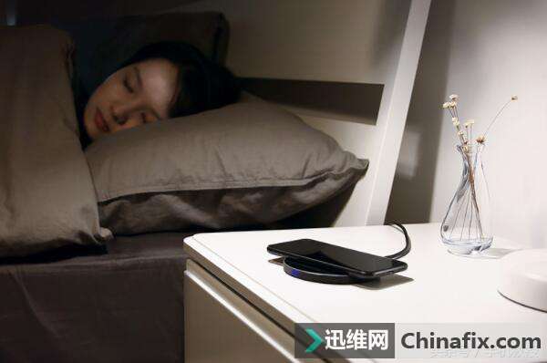 盘点智能手机充电的几种致命性错误，手机正确充电方法你get到了吗
