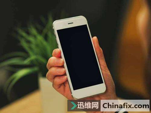 手机黑屏的原因是什么？如何维修？