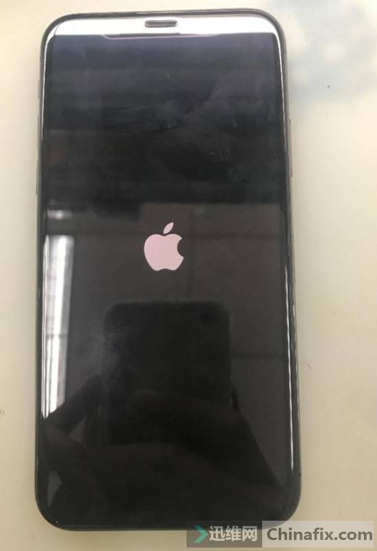 iphone X 手机进水开机卡白苹果如何维修？