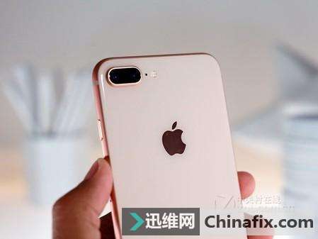现在入手iPhone手机 8Plus，还能用多久？网友从三方面分析