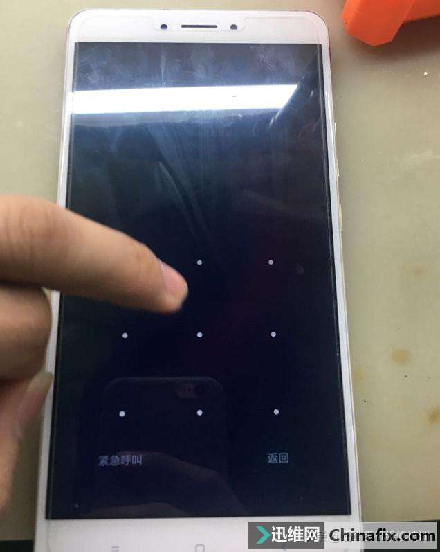 小米MAX手机进水无触摸，换屏、主板飞线都没能解决，哪儿的问题