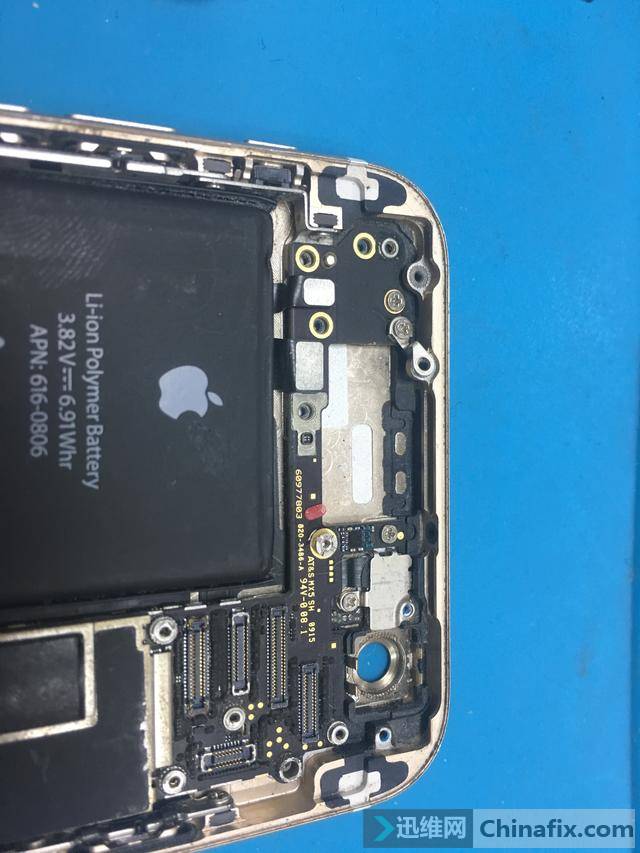 苹果手机掉水里如何维修？iPhone掉水里了第一时间如何维修