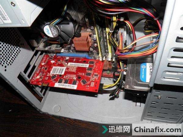 电脑开机就死机，淸灰看到了这一幕！