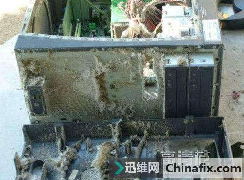 手把手教你彻底清理电脑机箱里的灰尘