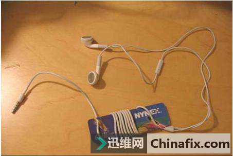极客眼中DIY耳机绕线器：一看就会且不用花钱！