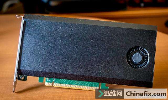 老司机飚车 4块ToshibaNVMe固态硬盘连续读取突破10GB/s！